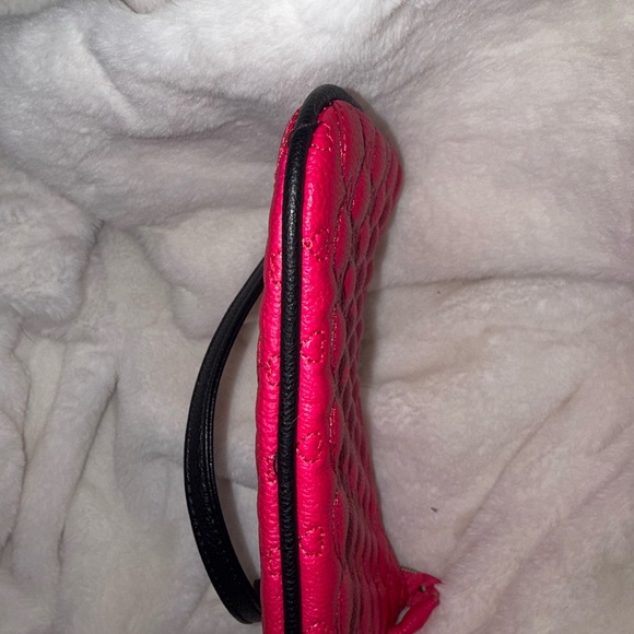 Betsey Johnson Fuchsia Quilted Wristlet shoulder bag with Gold Accents - Picture 10 of 13